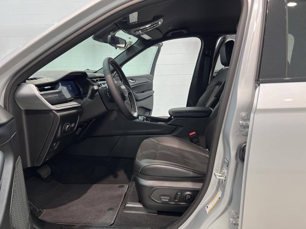 used 2024 Jeep Grand Cherokee car, priced at $42,799