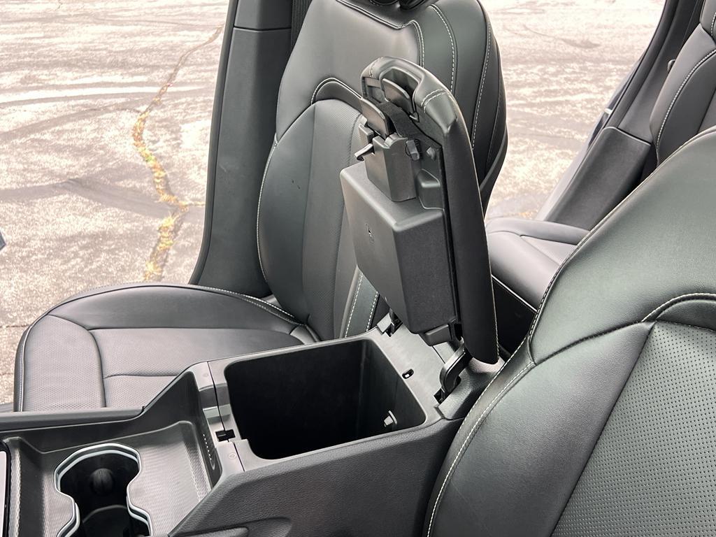 used 2024 Jeep Grand Cherokee car, priced at $39,995