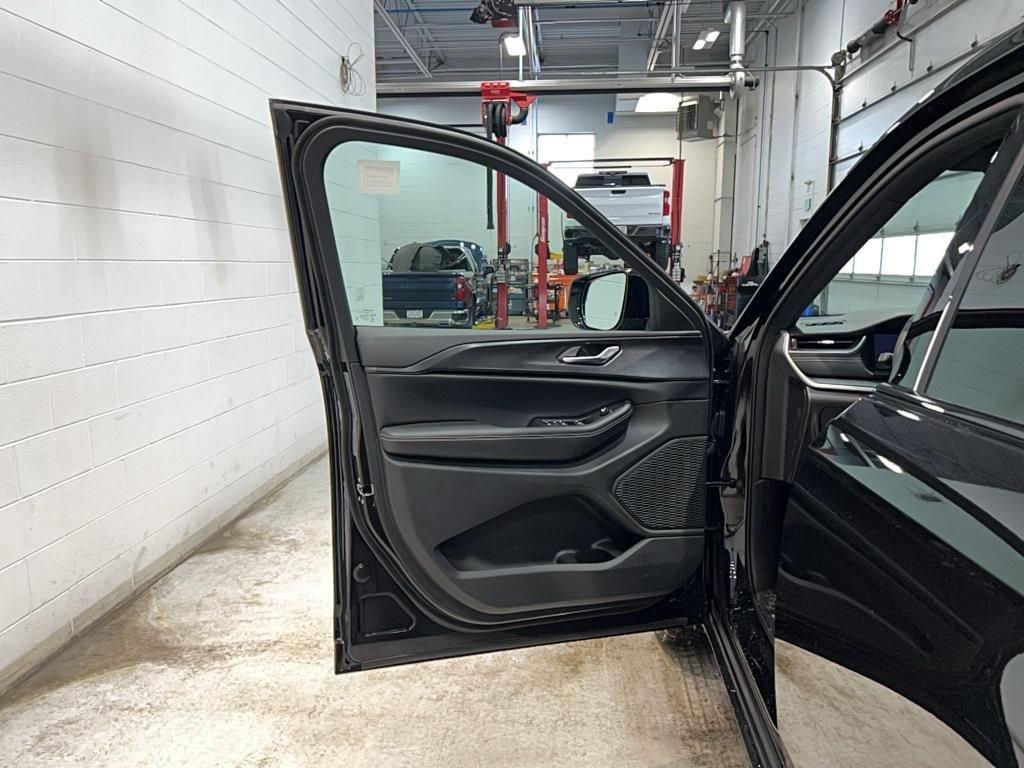 new 2025 Jeep Grand Cherokee L car, priced at $43,442