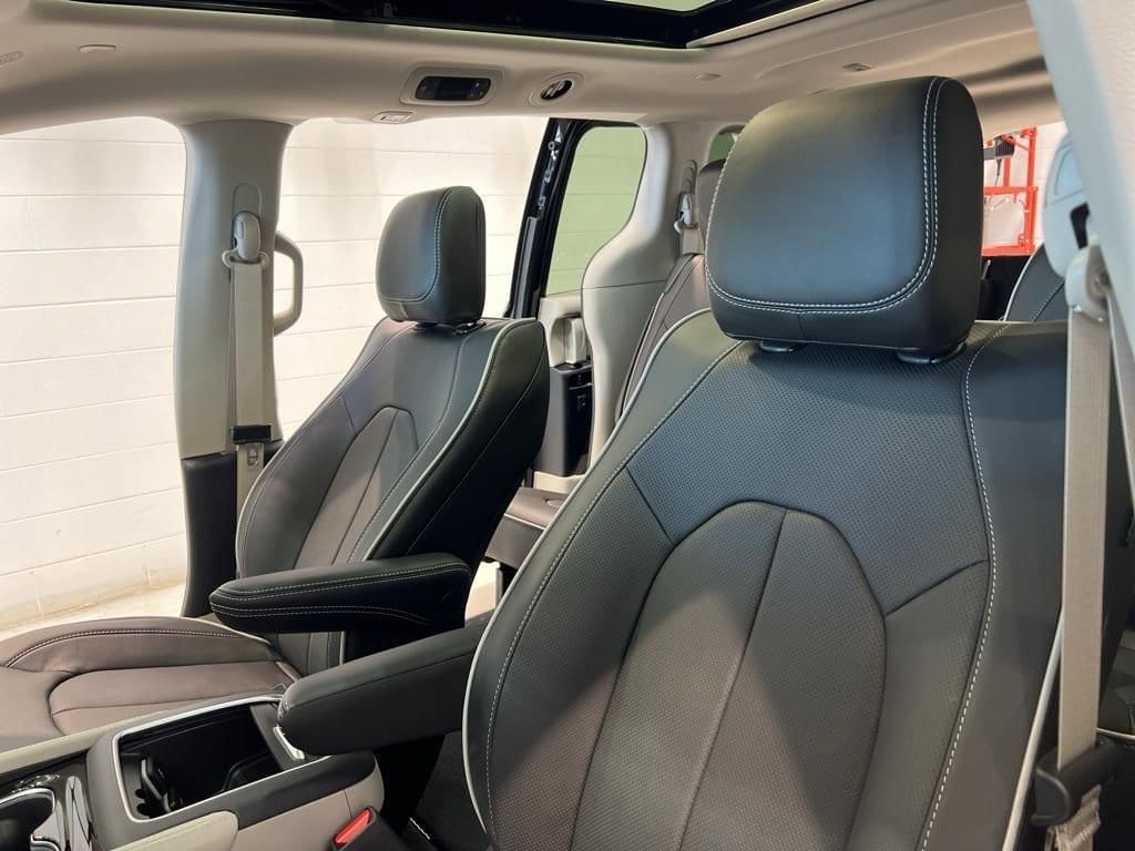 new 2024 Chrysler Pacifica car, priced at $47,995