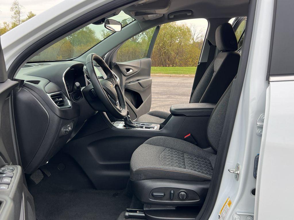 used 2024 Chevrolet Equinox car, priced at $29,295