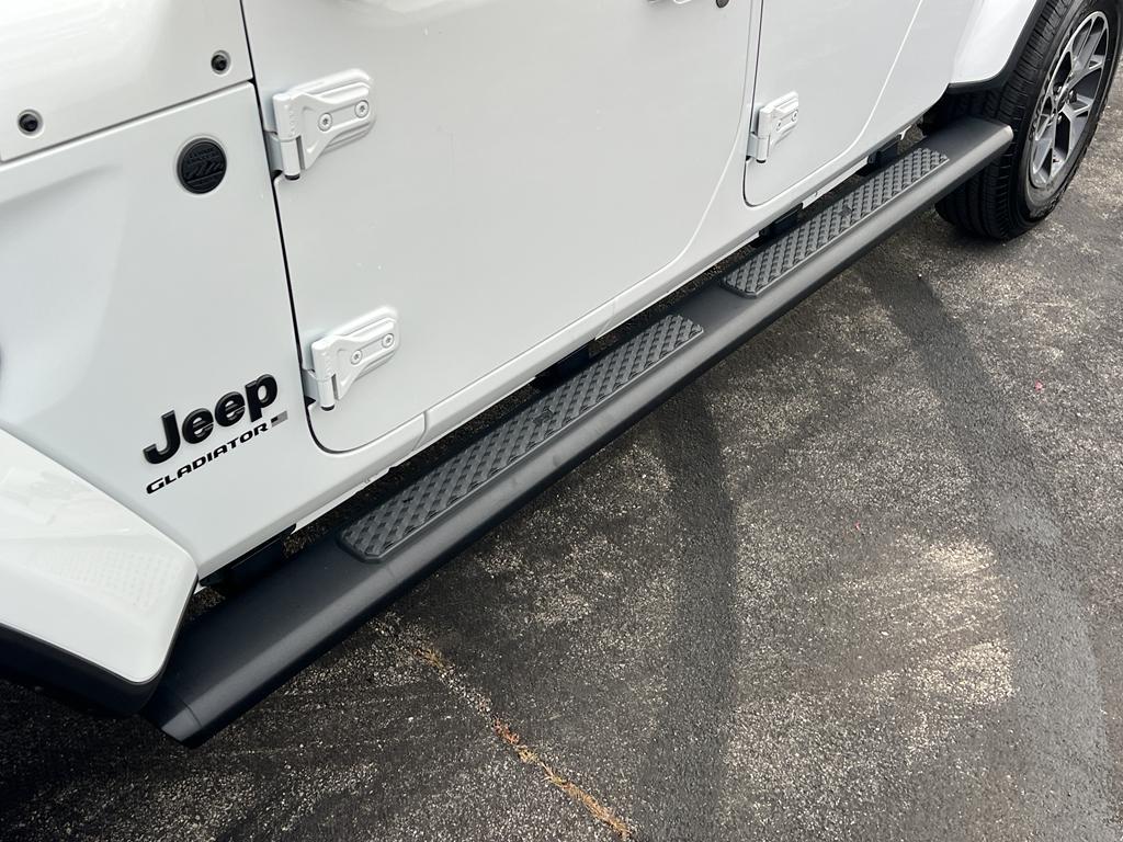 used 2024 Jeep Gladiator car, priced at $39,799