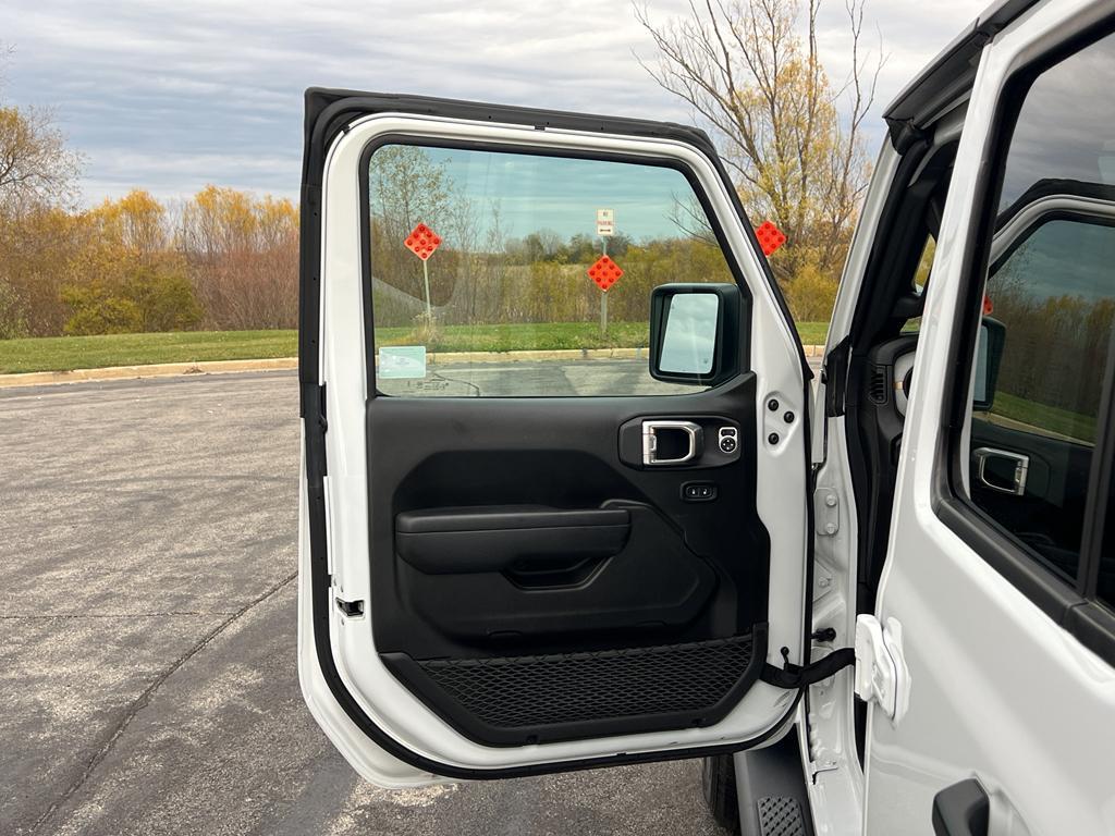 used 2024 Jeep Gladiator car, priced at $39,799