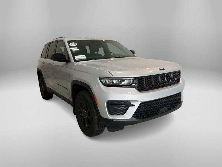 new 2024 Jeep Grand Cherokee car, priced at $42,995