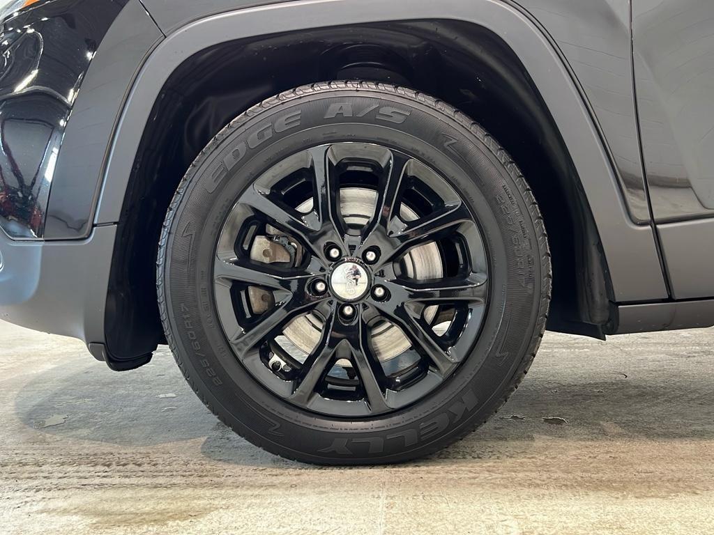 used 2016 Jeep Cherokee car, priced at $11,855
