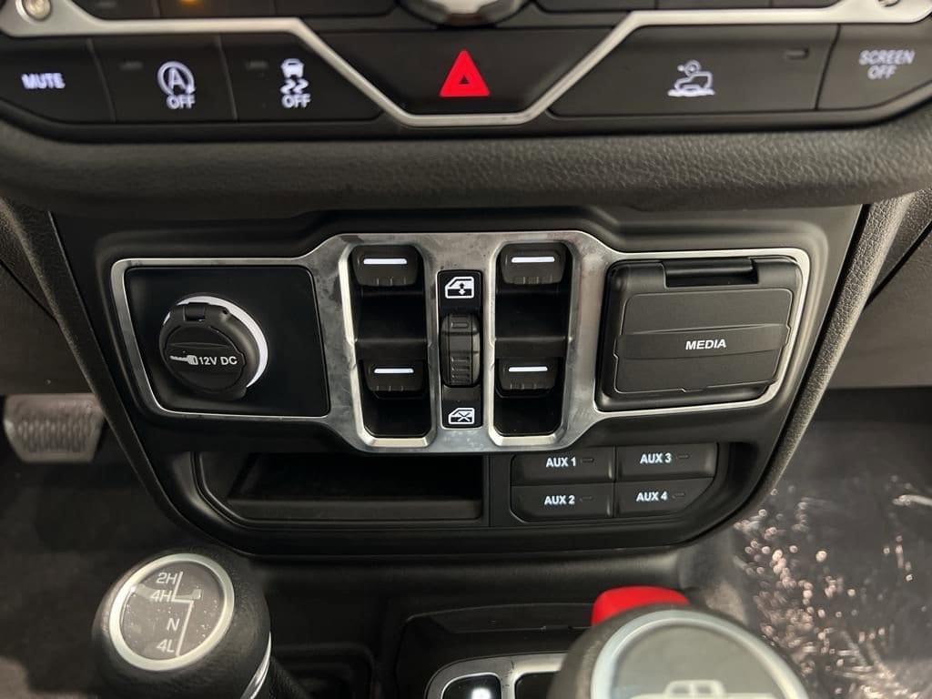 new 2024 Jeep Gladiator car, priced at $43,495