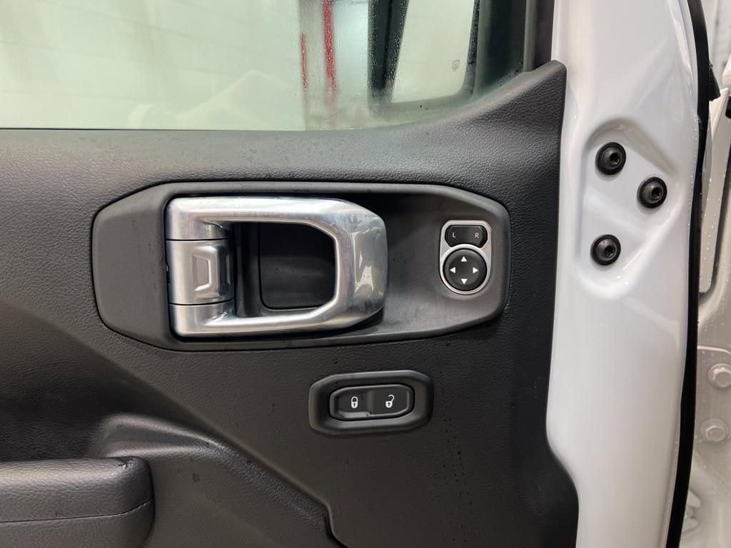 new 2024 Jeep Gladiator car, priced at $43,495