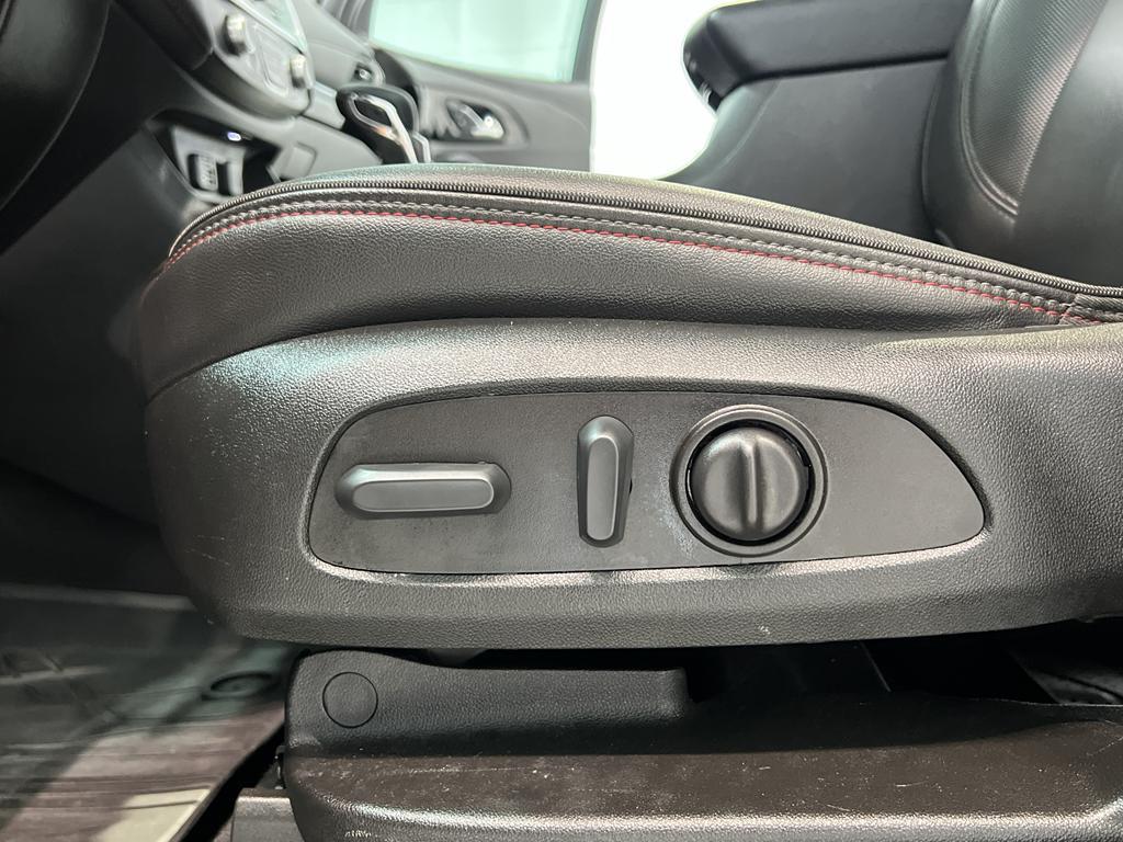 used 2023 Chevrolet Traverse car, priced at $41,995