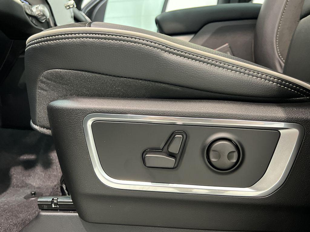 new 2025 Ram 1500 car, priced at $63,459