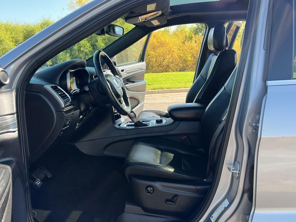 used 2019 Jeep Grand Cherokee car, priced at $23,289