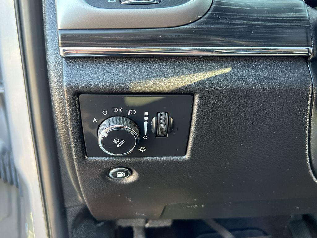 used 2019 Jeep Grand Cherokee car, priced at $23,289