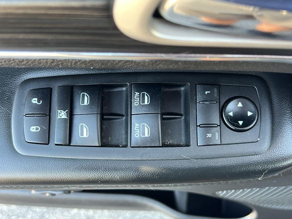 used 2019 Jeep Grand Cherokee car, priced at $23,289
