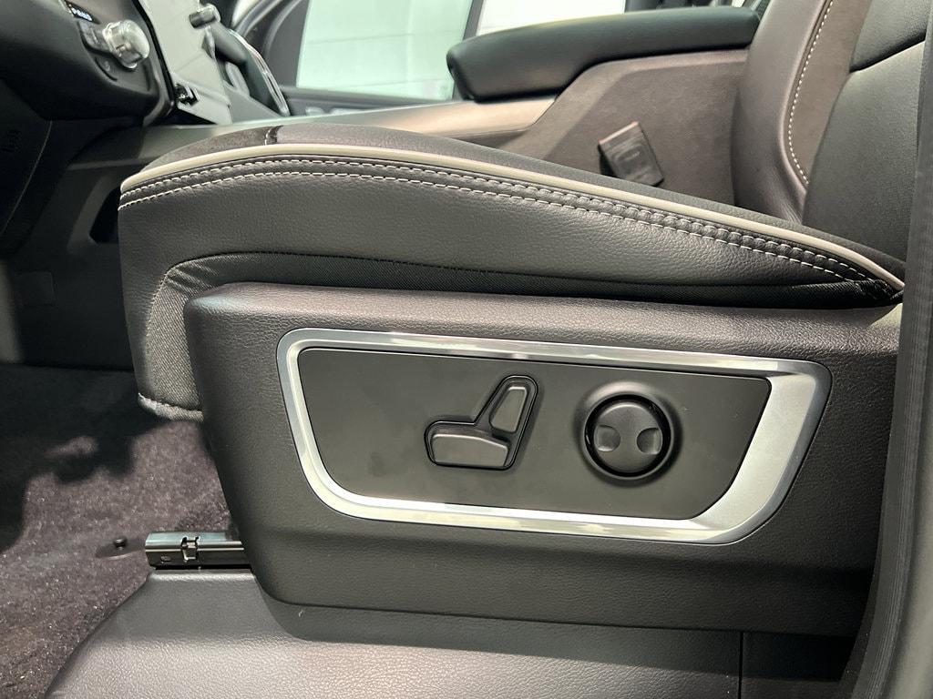 new 2025 Ram 1500 car, priced at $64,595