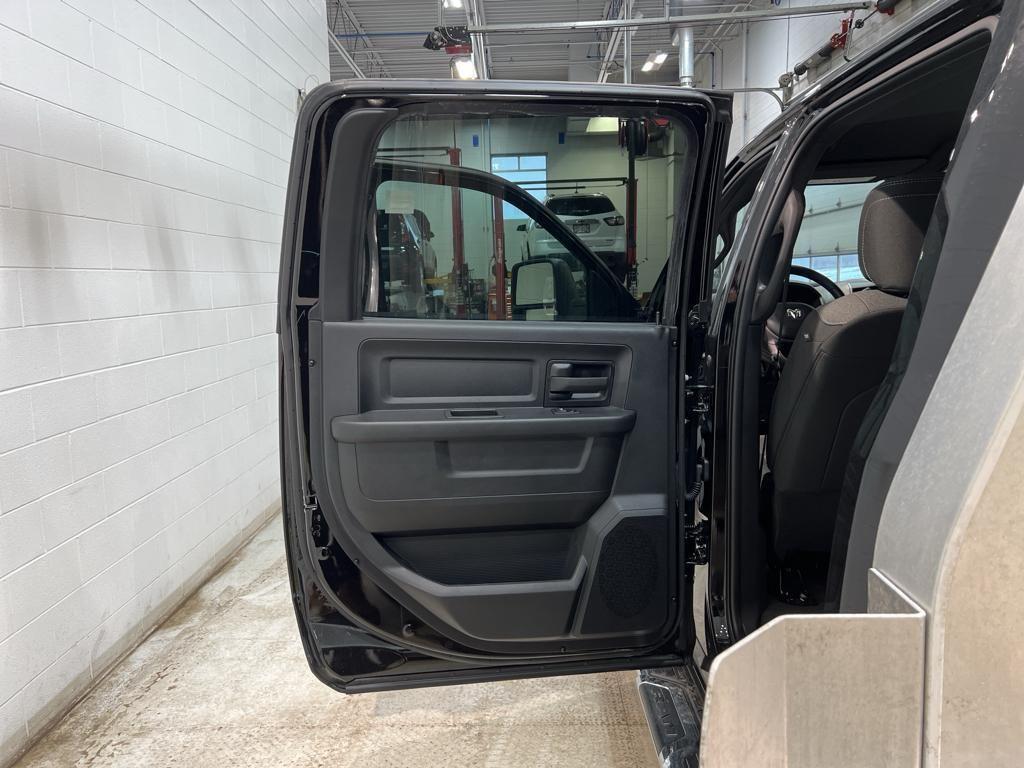 new 2024 Ram 3500 car, priced at $75,194