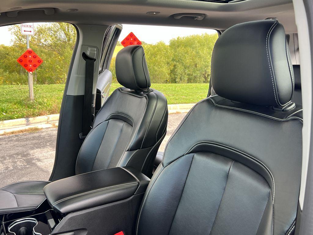 used 2021 Jeep Grand Cherokee L car, priced at $32,798