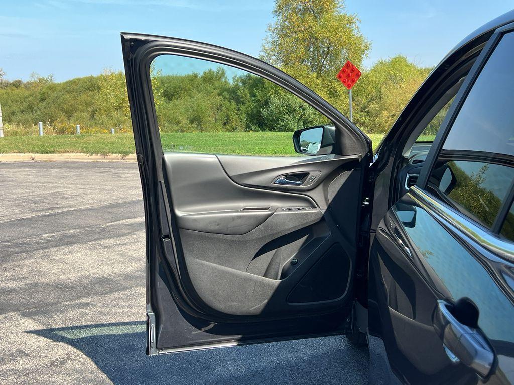 used 2022 Chevrolet Equinox car, priced at $24,695