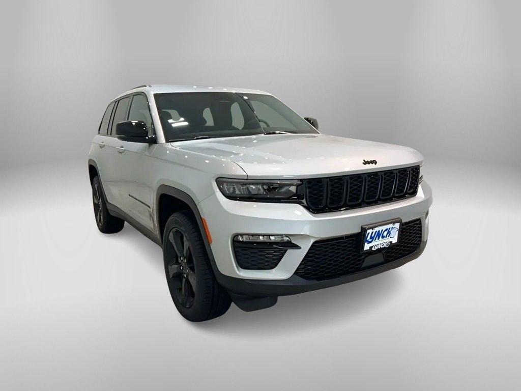 new 2025 Jeep Grand Cherokee car, priced at $47,995