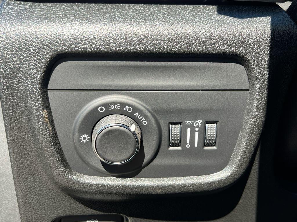 new 2025 Jeep Grand Cherokee car, priced at $43,650