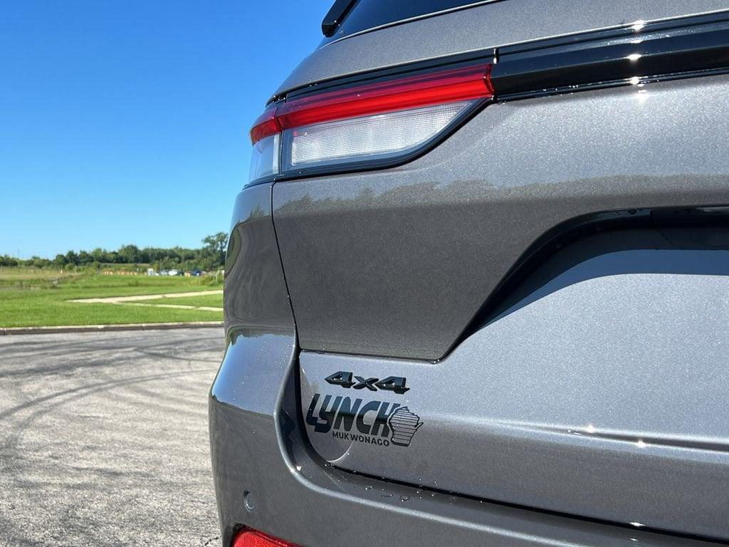 new 2025 Jeep Grand Cherokee car, priced at $43,650