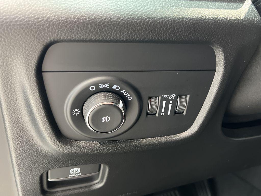 new 2025 Jeep Grand Cherokee car, priced at $61,773