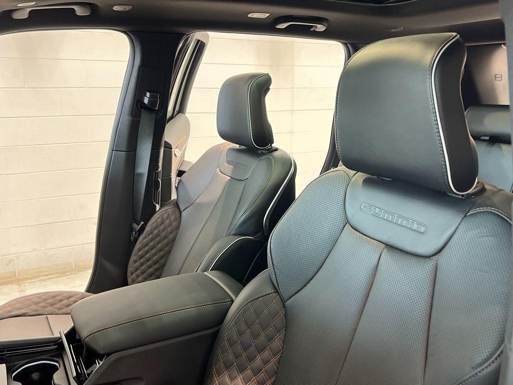 new 2025 Jeep Grand Cherokee car, priced at $61,773