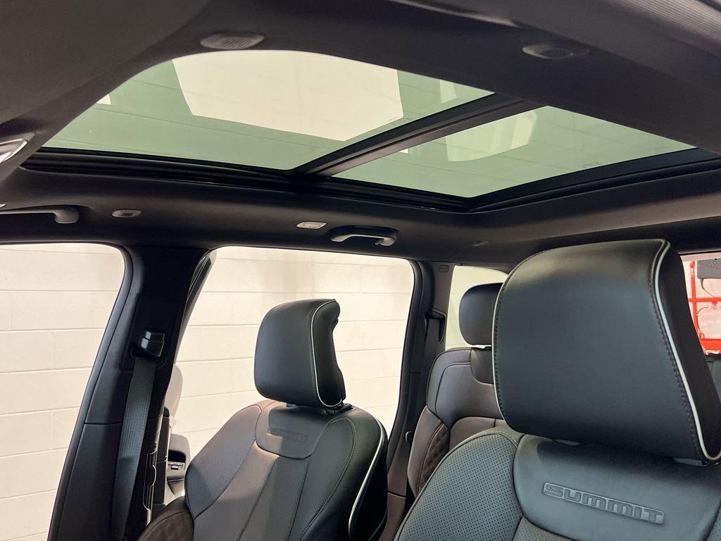 new 2025 Jeep Grand Cherokee car, priced at $60,875