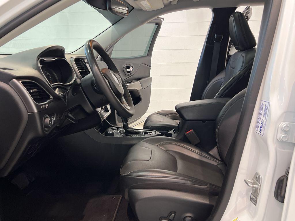used 2022 Jeep Cherokee car, priced at $26,995