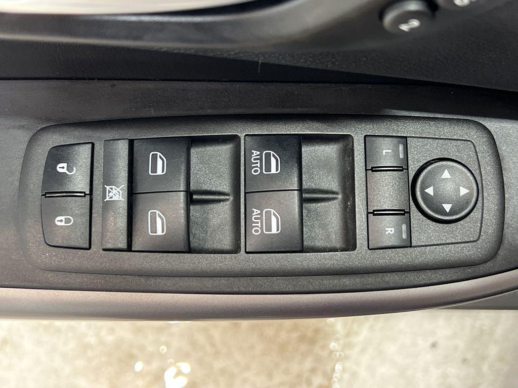used 2022 Jeep Cherokee car, priced at $26,995