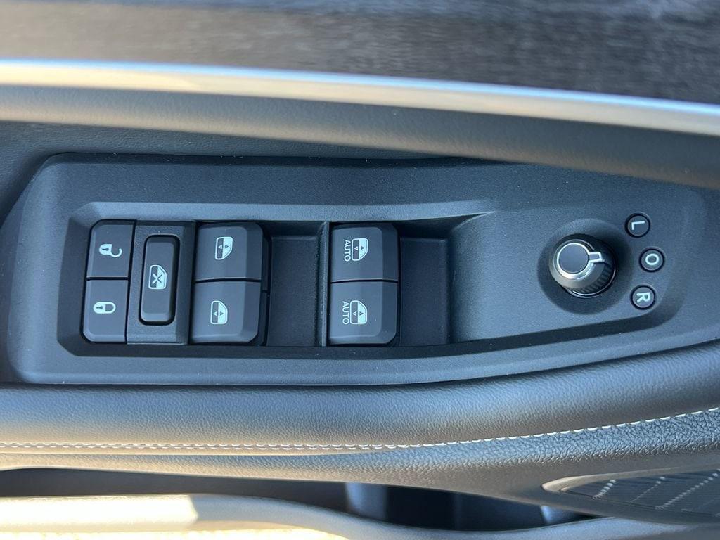 new 2025 Jeep Grand Cherokee L car, priced at $45,400