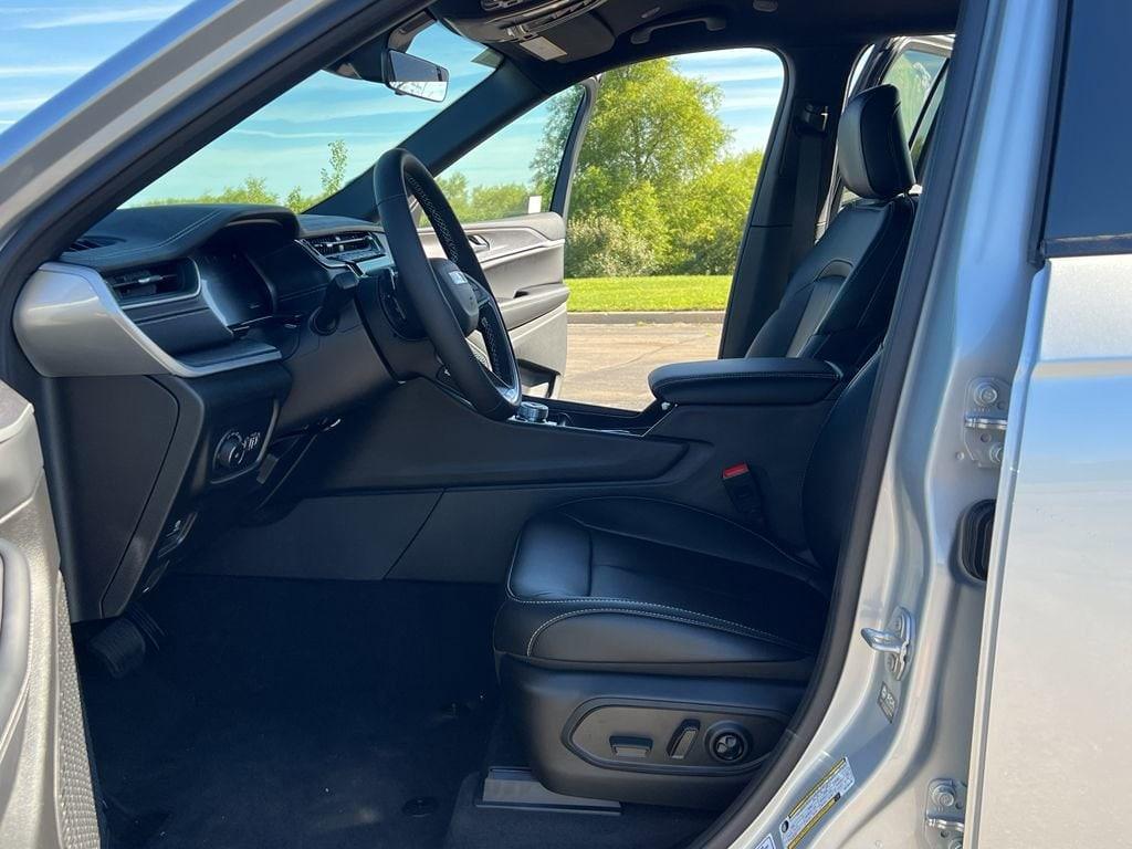 new 2025 Jeep Grand Cherokee L car, priced at $45,400