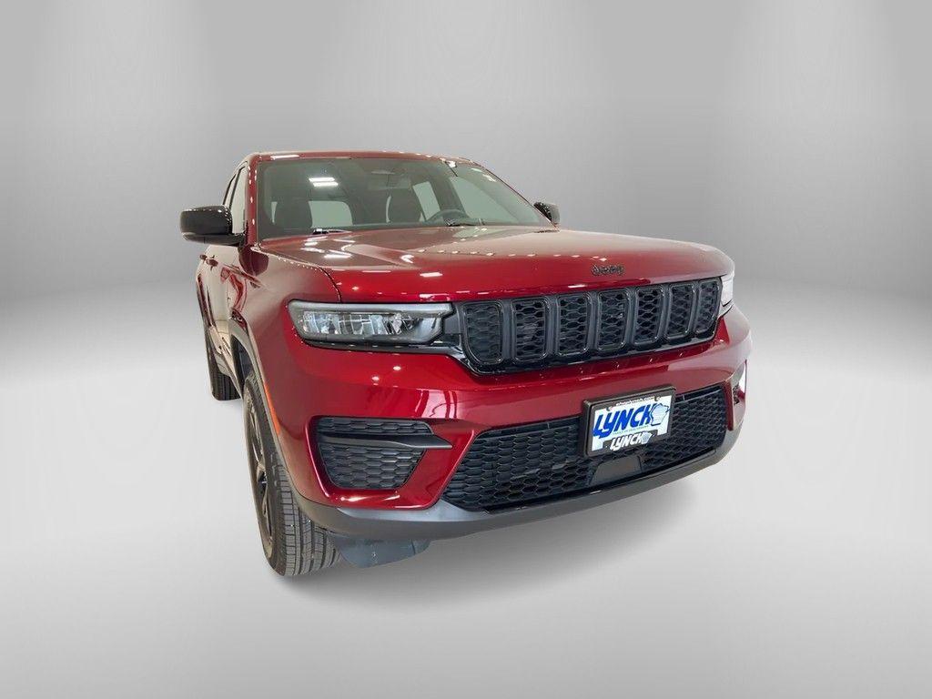 used 2024 Jeep Grand Cherokee car, priced at $34,989