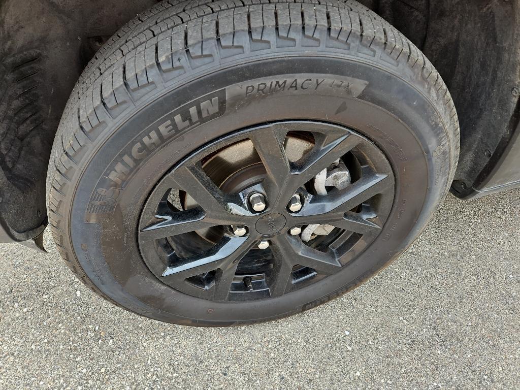 used 2024 Jeep Grand Cherokee car, priced at $37,995