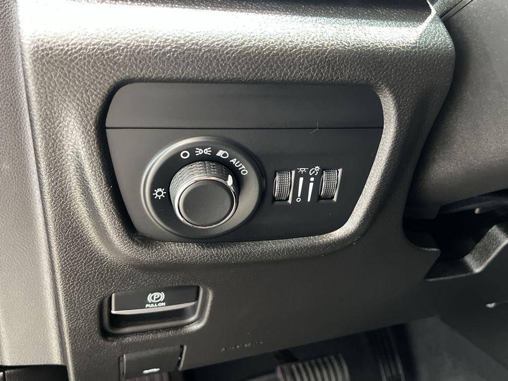 used 2024 Jeep Grand Cherokee car, priced at $34,989