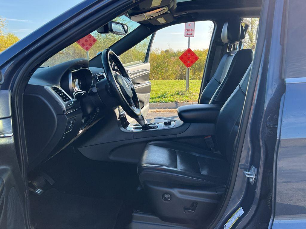 used 2020 Jeep Grand Cherokee car, priced at $20,995