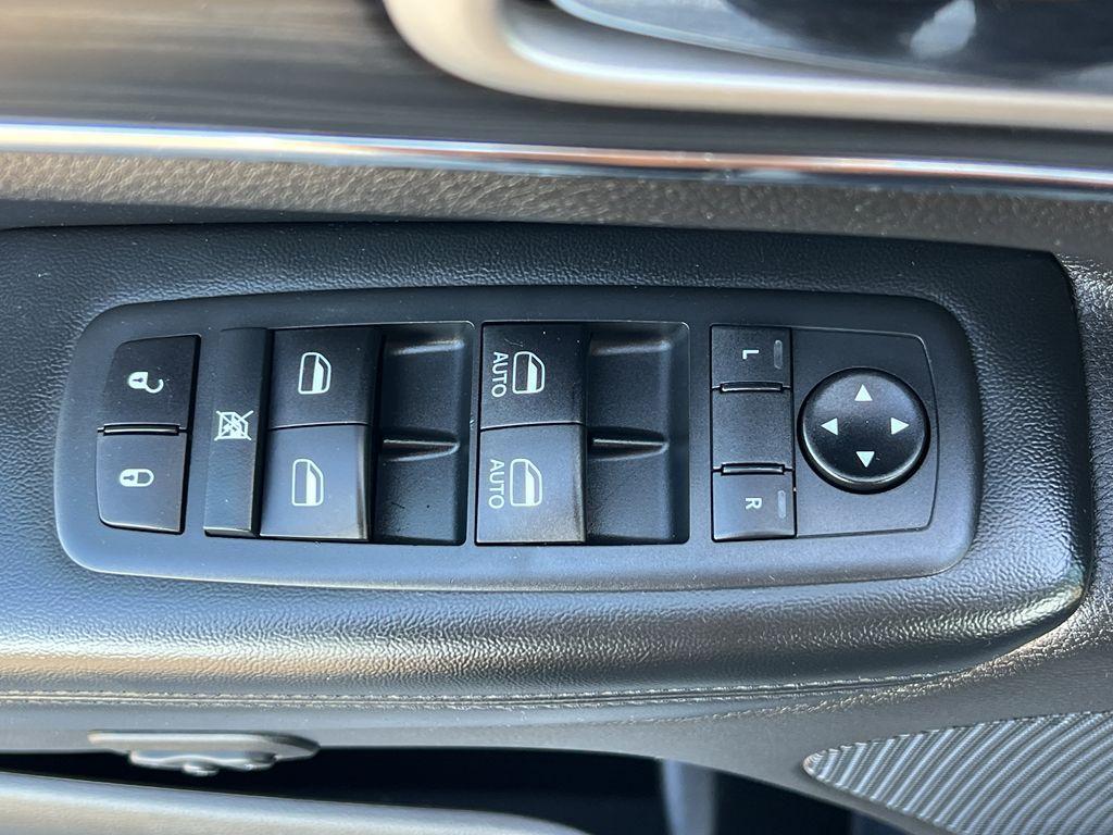 used 2020 Jeep Grand Cherokee car, priced at $20,995