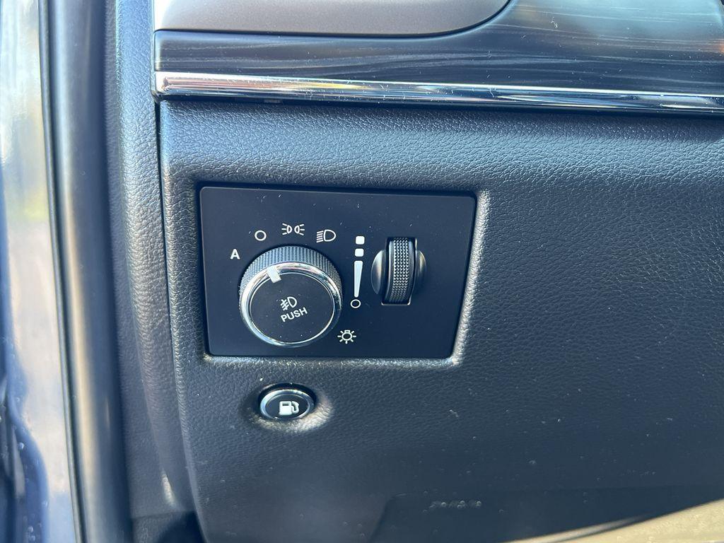 used 2020 Jeep Grand Cherokee car, priced at $20,995