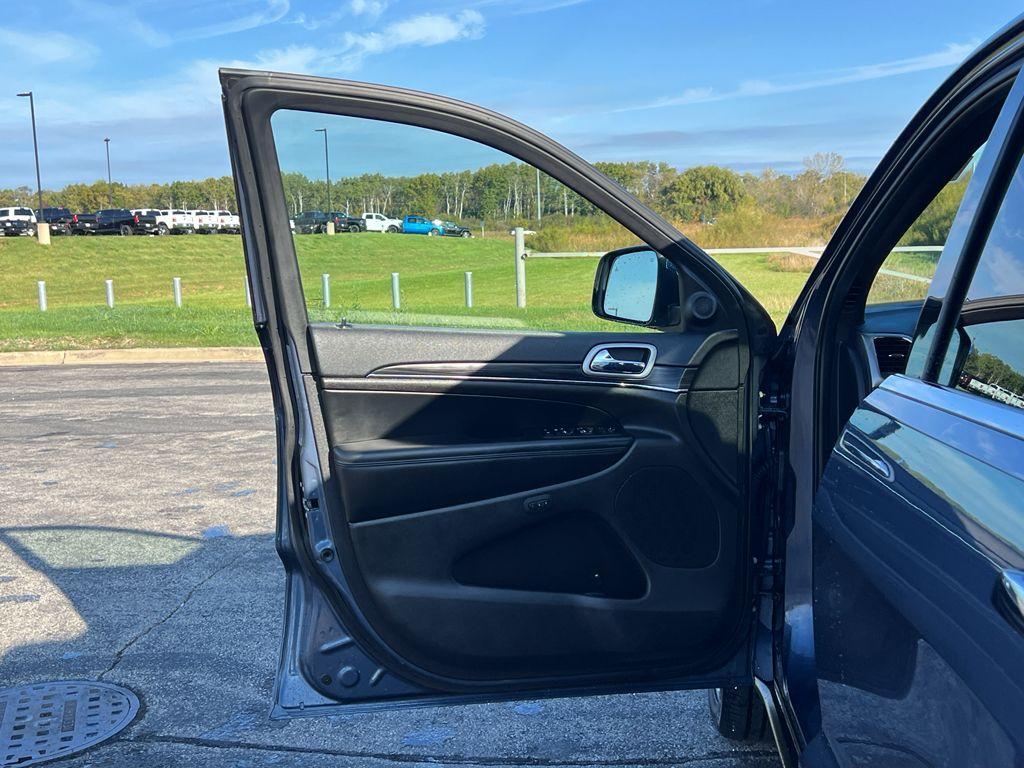 used 2020 Jeep Grand Cherokee car, priced at $20,995