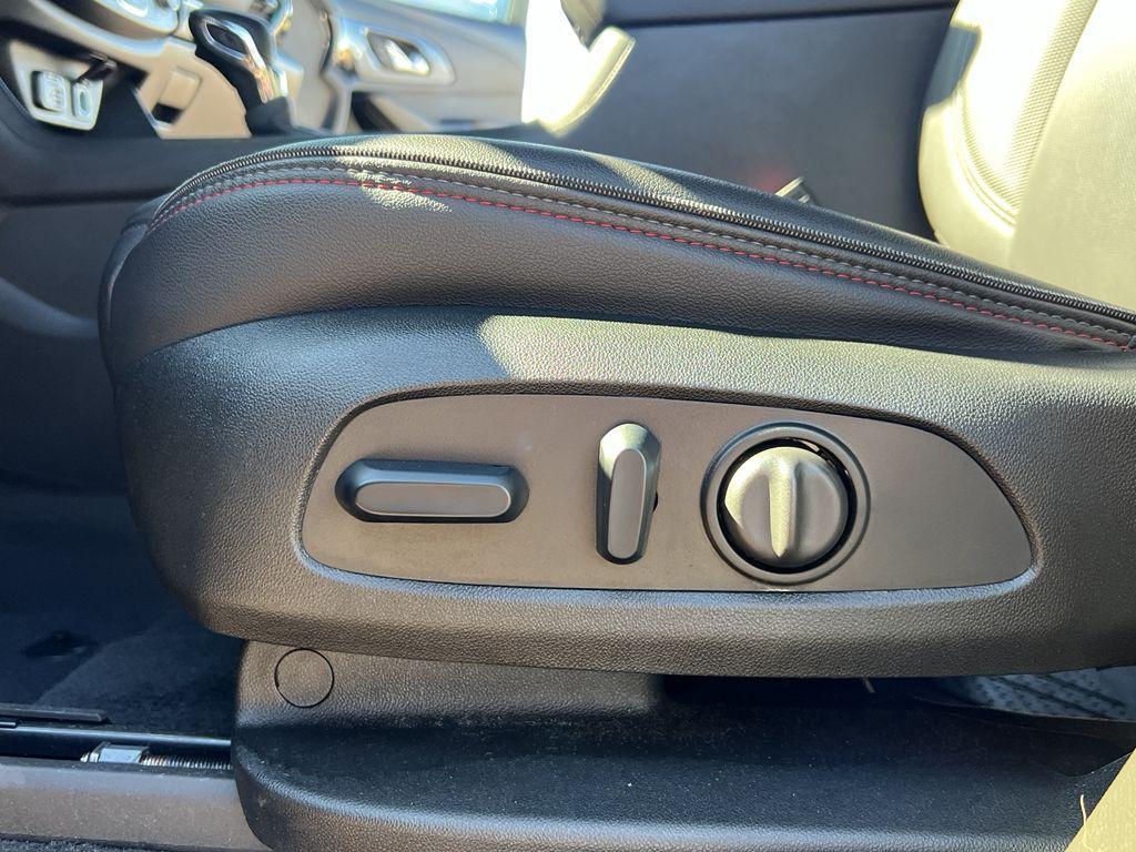 used 2023 Chevrolet Traverse car, priced at $40,595