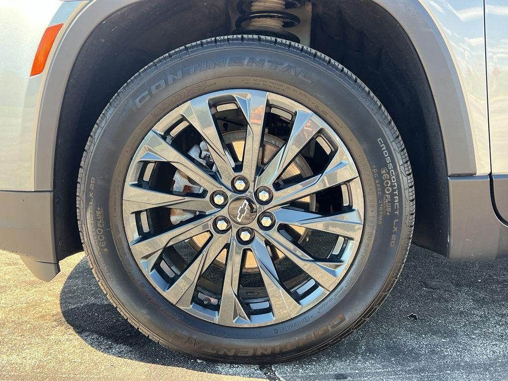 used 2023 Chevrolet Traverse car, priced at $40,595
