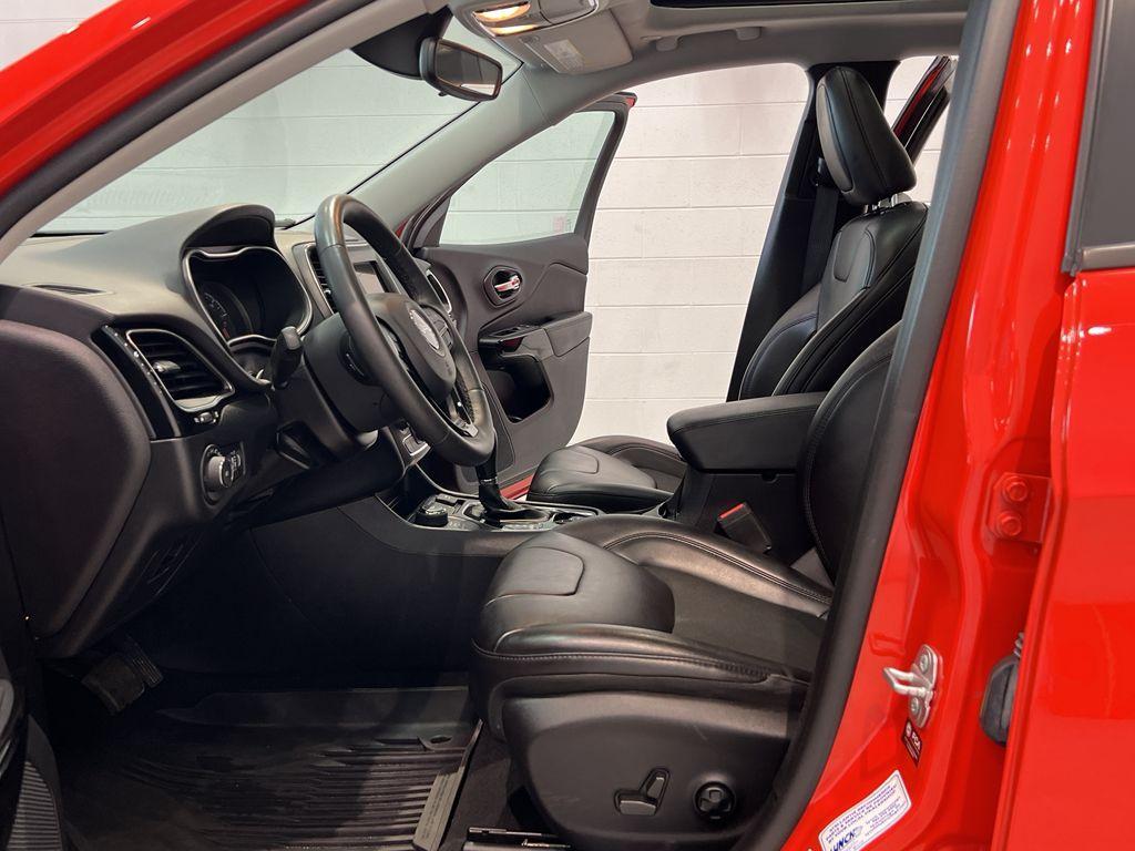 used 2021 Jeep Cherokee car, priced at $21,989