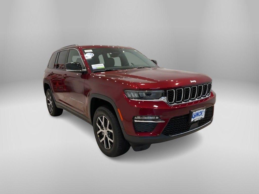 new 2025 Jeep Grand Cherokee car, priced at $45,095