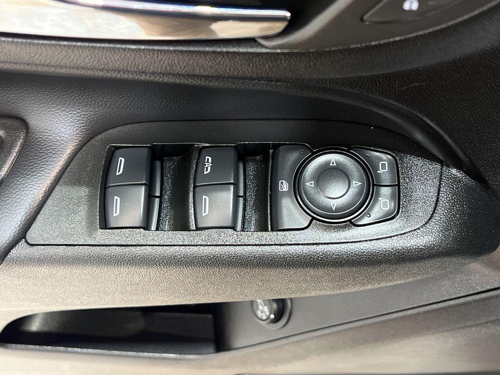 used 2022 Chevrolet Equinox car, priced at $22,395