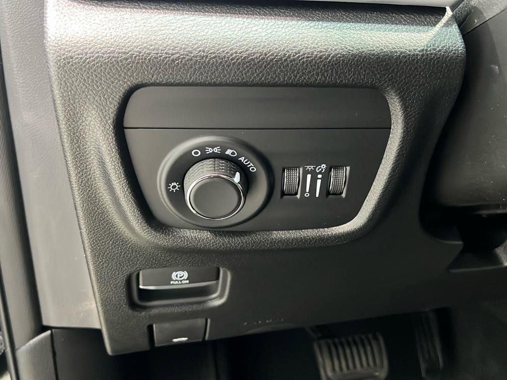 new 2025 Jeep Grand Cherokee car, priced at $45,495