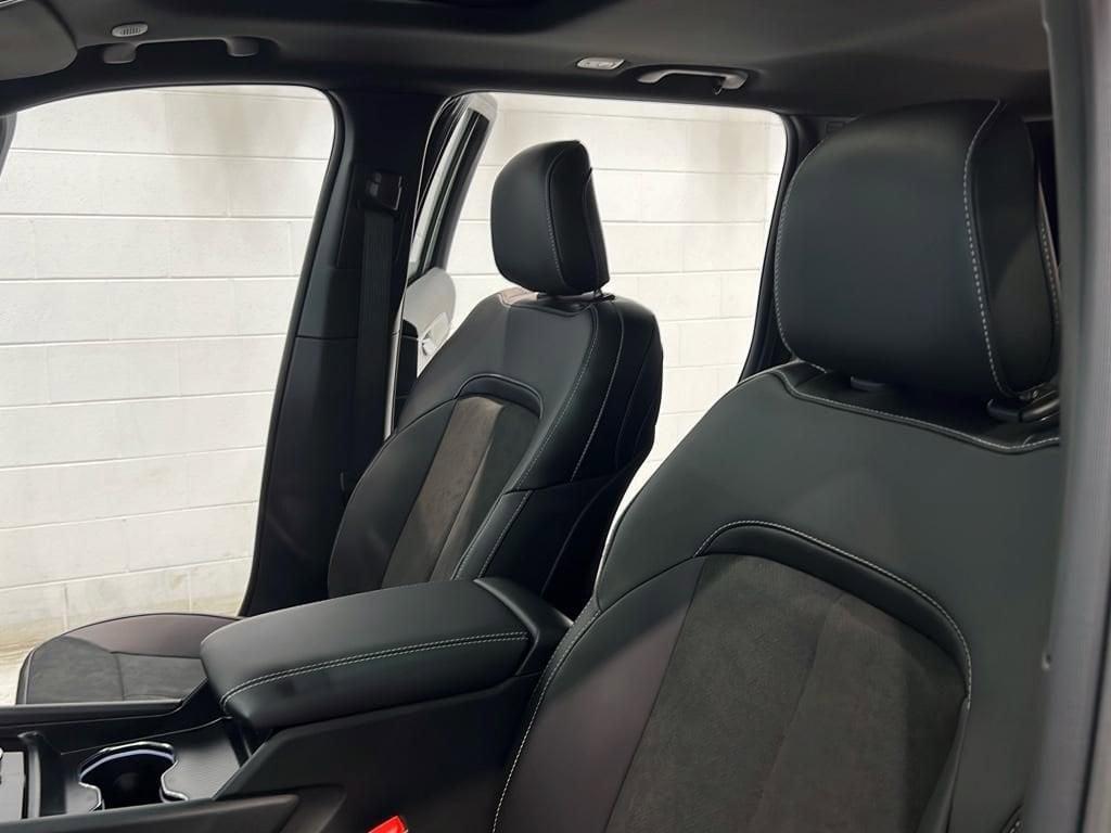 new 2025 Jeep Grand Cherokee car, priced at $45,760