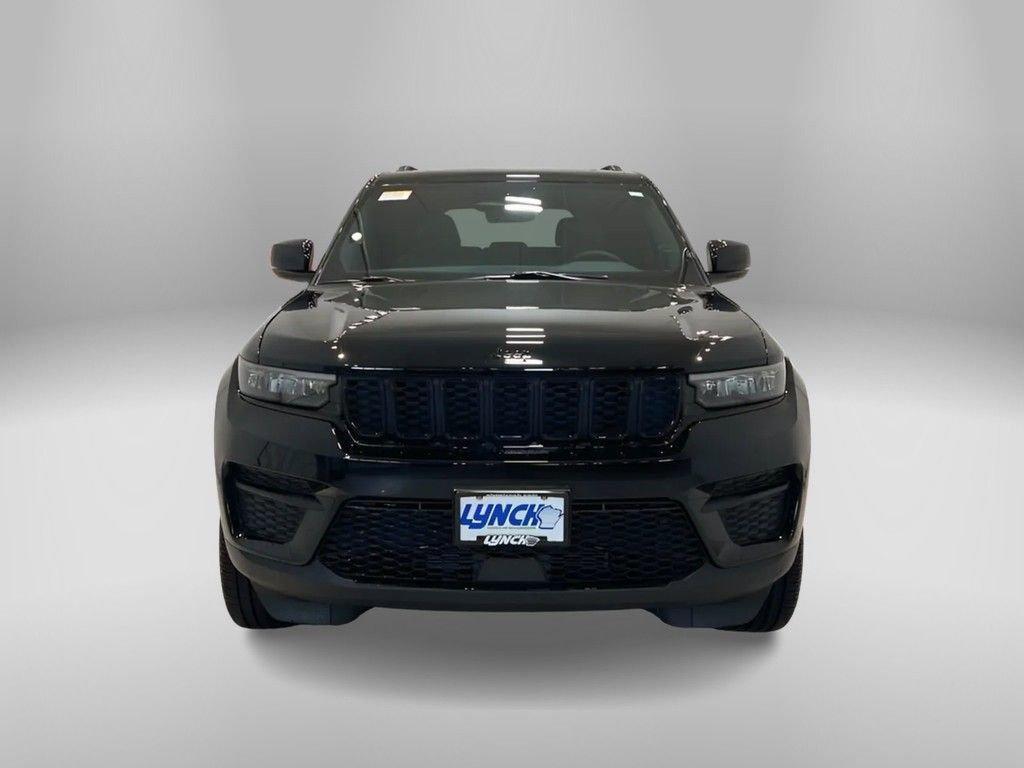 new 2025 Jeep Grand Cherokee car, priced at $45,495