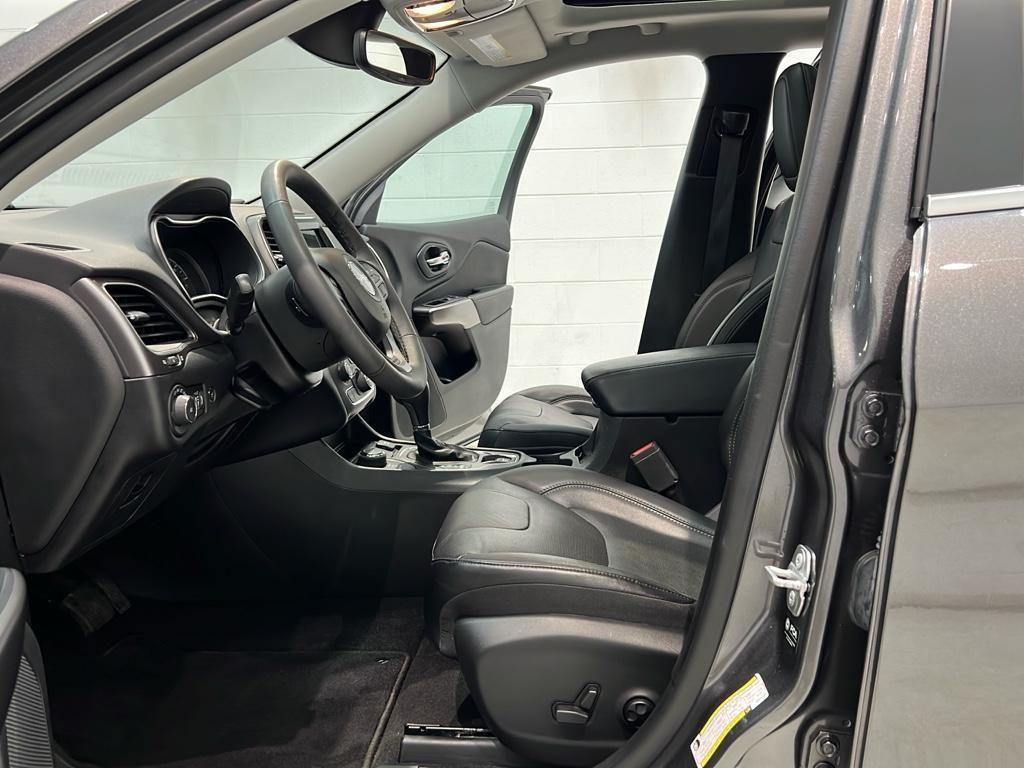 used 2021 Jeep Cherokee car, priced at $25,989