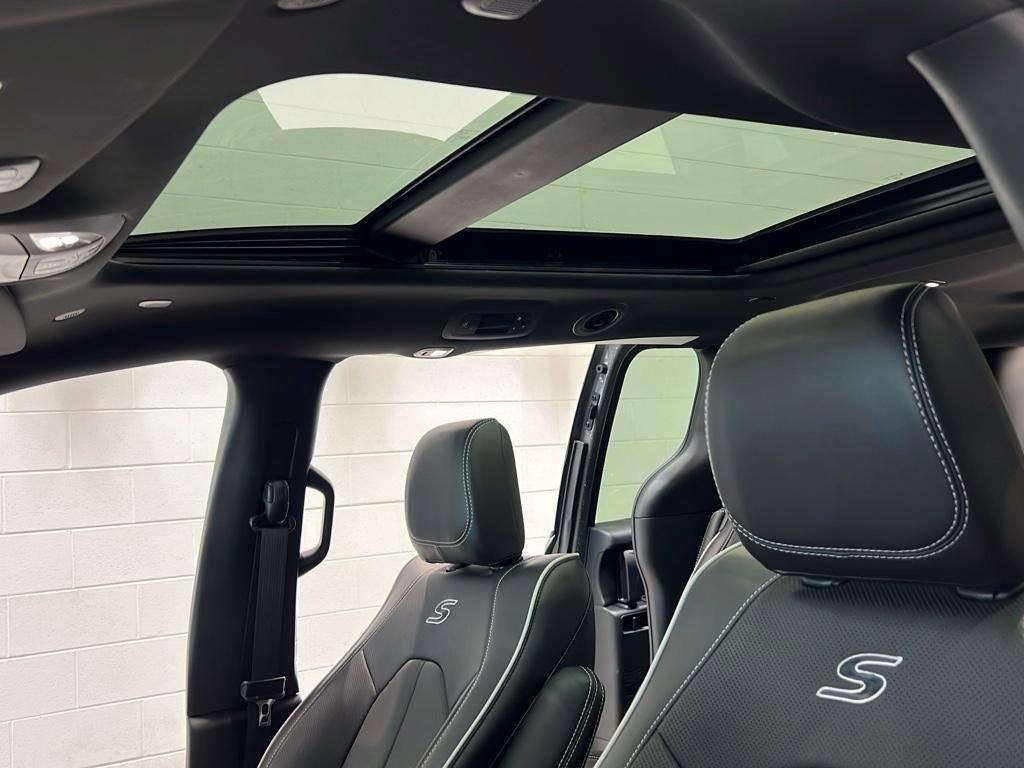 new 2025 Chrysler Pacifica Hybrid car, priced at $46,115