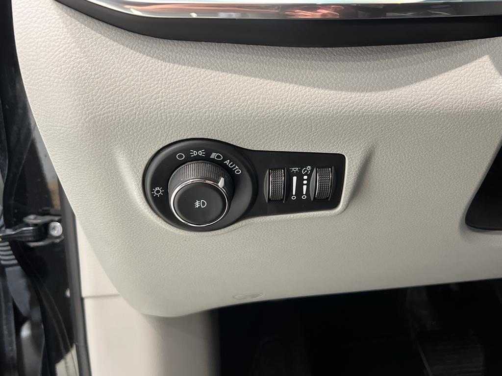 used 2023 Jeep Compass car, priced at $26,789