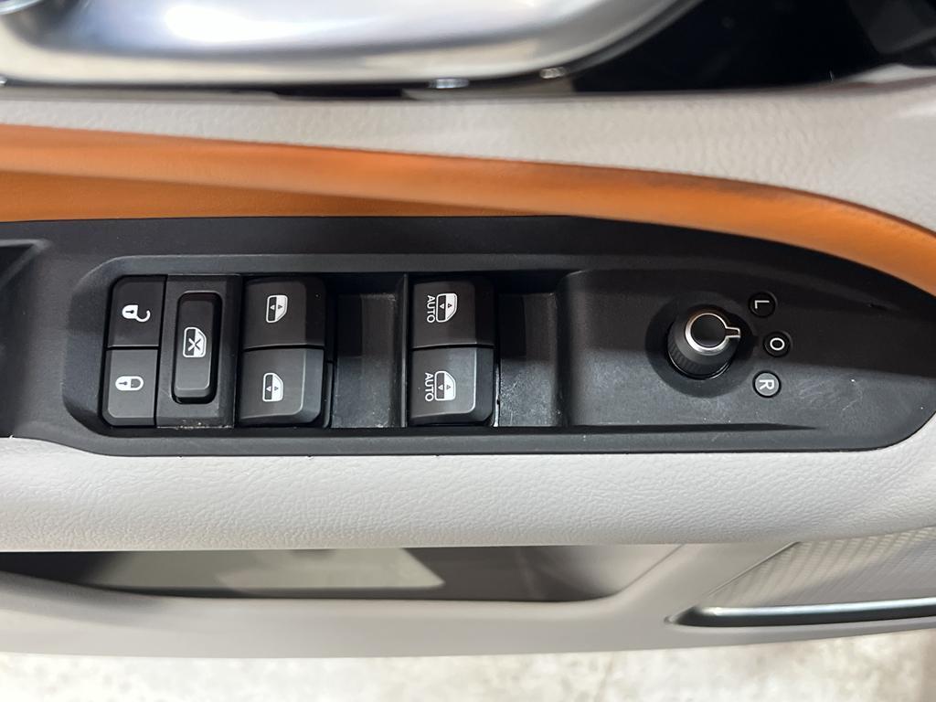 used 2023 Jeep Compass car, priced at $26,789