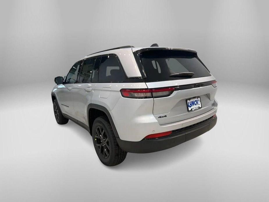 new 2024 Jeep Grand Cherokee car, priced at $45,095